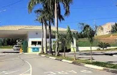 Imagem: A casa em condomínio possui 4 Dormitórios, 4 Banheiros, 288m²