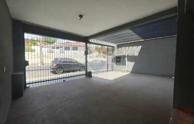 Imagem: O depósito possui 4 Vagas na garagem, 183m² de Área e está