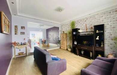 Imagem: A casa possui 3 Dormitórios, 3 Banheiros, 3 Vagas na garagem