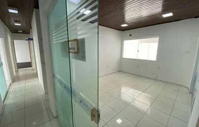 Imagem 8: Isaías Imóveis Vende Casa Comercial no Calhau em Frente ao Ranagedor