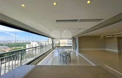 Imagem: O apartamento possui 4 Dormitórios, 5 Banheiros, 5 Vagas na