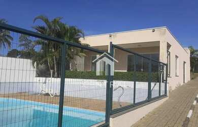 Imagem: A casa em condomínio possui 2 Dormitórios, 1 Banheiro, 3 Vagas