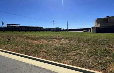 Imagem 8: Lote 211m no Jardins Versalhes Lote à Venda, 211.20 por R$ 235000.00...