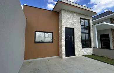 Imagem: A casa em condomínio possui 3 Dormitórios, 2 Banheiros, 2