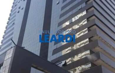 Imagem: O depósito possui 5 Vagas na garagem, 211m² de Área e está