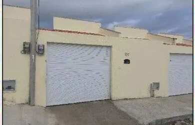 Imagem: A casa possui 2 Dormitórios, 1 Banheiro, 1 Vaga na garagem