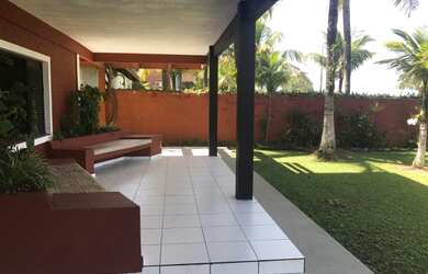 Imagem 4: Casa ampla com vista para o mar e com área de apoio exclusiva pé na...