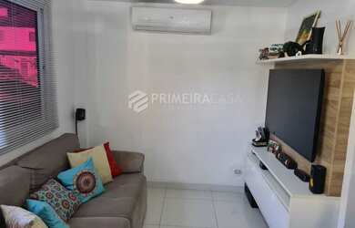 Imagem: A casa possui 2 Dormitórios, 2 Banheiros, 2 Vagas na garagem