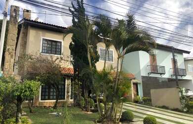 Imagem: A casa em condomínio possui 4 Dormitórios, 4 Banheiros, 4