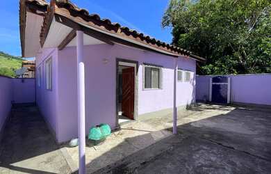 Imagem: A casa em condomínio possui 2 Dormitórios, 1 Banheiro, 2 Vagas