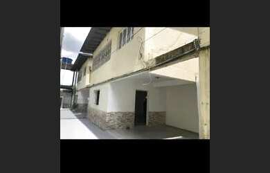 Imagem: A casa possui 3 Dormitórios, 2 Banheiros, 1 Vaga na garagem