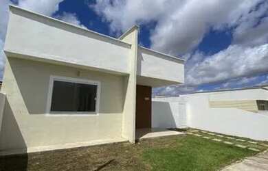 Imagem: A casa em condomínio possui 3 Dormitórios, 1 Banheiro, 2 Vagas