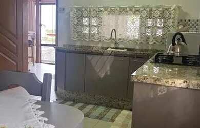 Imagem: A casa possui 3 Dormitórios, 3 Banheiros, 5 Vagas na garagem