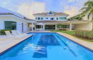 Imagem 2: Casa de condomínio para venda possui 700 metros quadrados com 5 quartos