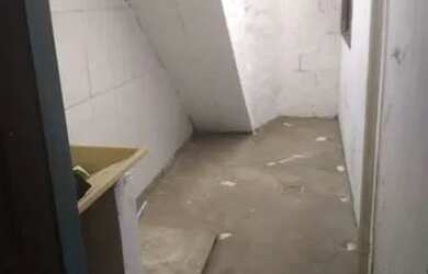 Imagem: A casa possui 2 Dormitórios, 1 Banheiro, 1 Vaga na garagem