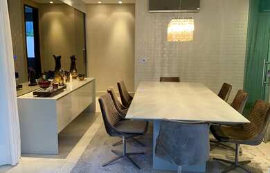 Imagem: A casa em condomínio possui 5 Dormitórios, 5 Banheiros, 4