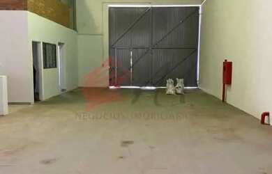 Imagem: O depósito possui 550m² de Área e está localizado em Vila