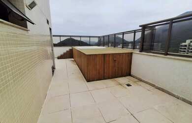 Imagem: O apartamento na cobertura possui 5 Dormitórios, 4 Banheiros