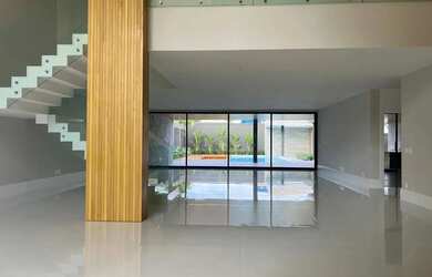 Imagem 6: Casa Malibu. 1.490m² de Área, 5 Vagas na garageme5 Dormitórios