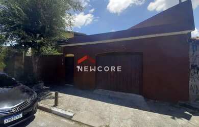 Imagem: A casa possui 3 Dormitórios, 3 Banheiros, 3 Vagas na garagem