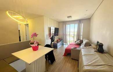 Imagem: O apartamento possui 2 Dormitórios, 1 Banheiro, 1 Vaga na garagem