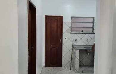 Imagem: O apartamento possui 1 Dormitório, 1 Banheiro, 1 Vaga na garagem