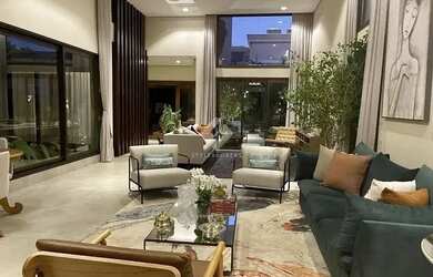 Imagem: A casa em condomínio possui 5 Dormitórios, 5 Banheiros, 5