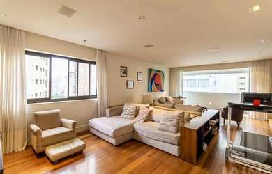 Imagem: O apartamento possui 3 Dormitórios, 4 Banheiros, 3 Vagas na