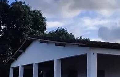 Imagem: A casa possui 1 Dormitório, 1 Banheiro, 4 Vagas na garagem