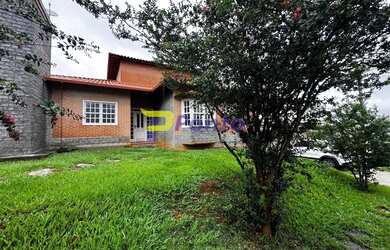 Imagem: A casa em condomínio possui 4 Dormitórios, 2 Banheiros, 2