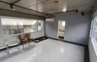 Imagem: O depósito possui 2 Vagas na garagem, 73m² de Área, Imóvel