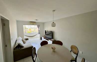 Imagem: O apartamento possui 3 Dormitórios, 1 Banheiro, 1 Vaga na garagem