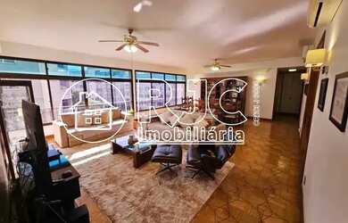 Imagem: O apartamento possui 4 Dormitórios, 4 Banheiros, 1 Vaga na