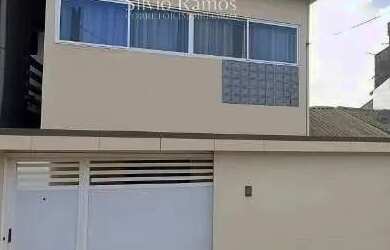 Imagem: A casa possui 3 Dormitórios, 4 Banheiros, 1 Vaga na garagem