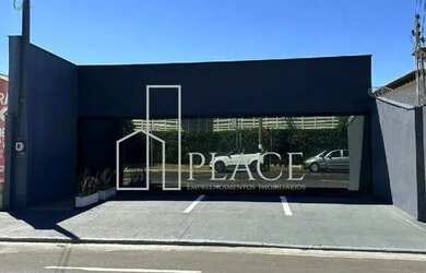 Imagem: O depósito possui 3 Vagas na garagem e 250m² de Área e está