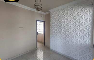 Imagem: O apartamento possui 2 Dormitórios e 1 Banheiro e está localizado