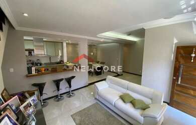 Imagem: A casa à venda possui 4 Dormitórios, 3 Banheiros, 5 Vagas