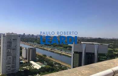 Imagem: O apartamento possui 4 Dormitórios, 5 Banheiros, 4 Vagas na