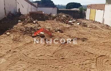 Imagem: O terreno possui 336m² de Área e está localizado em Parque