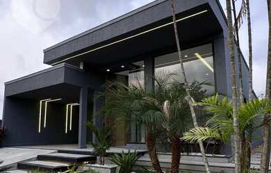 Imagem: A casa em condomínio à venda possui 3 Dormitórios, 5 Banheiros