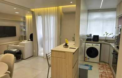 Imagem: O apartamento possui 3 Dormitórios, 1 Banheiro, 2 Vagas na