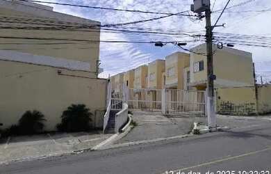 Imagem: A casa possui 2 Dormitórios, 1 Banheiro, 1 Vaga na garagem