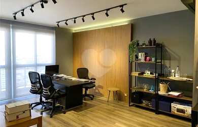 Imagem: O depósito possui 1 Vaga na garagem, 35m² de Área e está