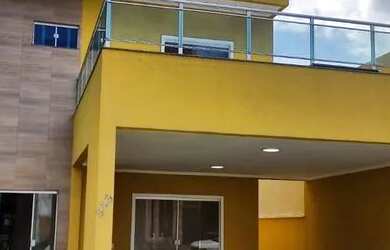 Imagem: A casa em condomínio possui 3 Dormitórios, 3 Banheiros, 2