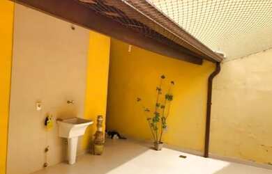 Imagem: A casa possui 2 Dormitórios, 1 Banheiro, 1 Vaga na garagem