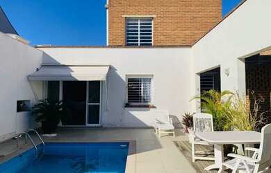 Imagem 12: Casa em Jardim Planalto. Piscina, Churrasqueira, VarandaeLareira