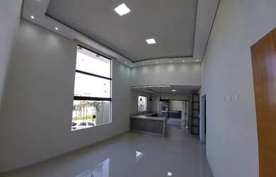 Imagem: A casa possui 3 Dormitórios, 4 Banheiros, 3 Vagas na garagem