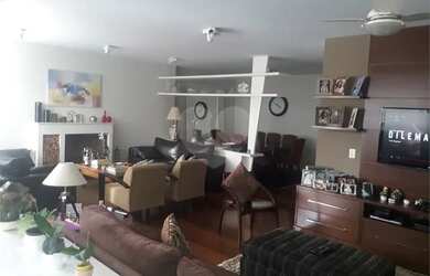 Imagem: O apartamento possui 3 Dormitórios, 5 Banheiros, 3 Vagas na