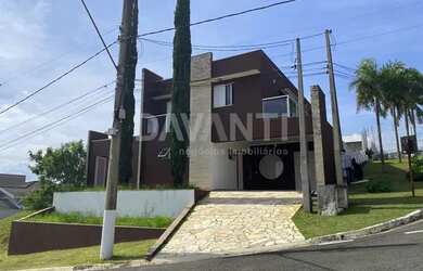 Imagem: A casa em condomínio possui 3 Dormitórios, 5 Banheiros, 2