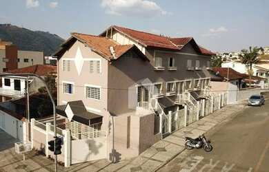 Imagem: O apartamento possui 3 Dormitórios, 2 Banheiros, 102m² de